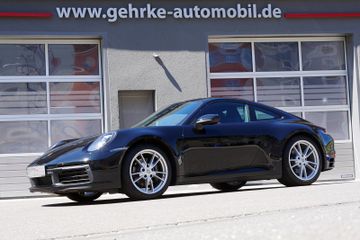 Porsche 992 Coupé*Schiebedach,Kamera,Sitzheizung,U-Frei*