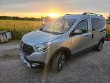 Dacia Dokker TCe 130 Stepway plus 1. Hand CAMPING AHK  - : Kleinbus, Camping