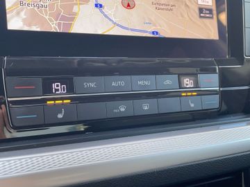 Volkswagen Touareg V6 TDI 4Motion*LED*NAVI*APPLE*SHZ*ACC