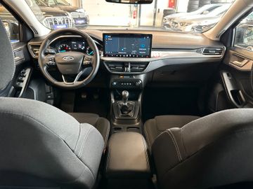MYAUTOCENTER – Gebraucht- und Jahreswagen mit Werkstattservice in Pfaffenhofen Ford Focus *KEYLESS*ACC*NAV*1-HAND*2-ZONEN*