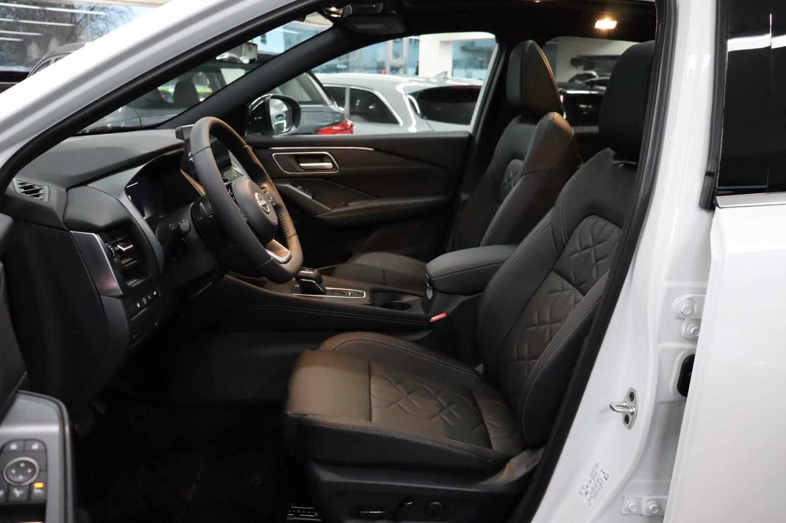 Nissan Qashqai 1.3 Tekna Pano Leder HUD 360° 19" SOFORT, миниатюра 12