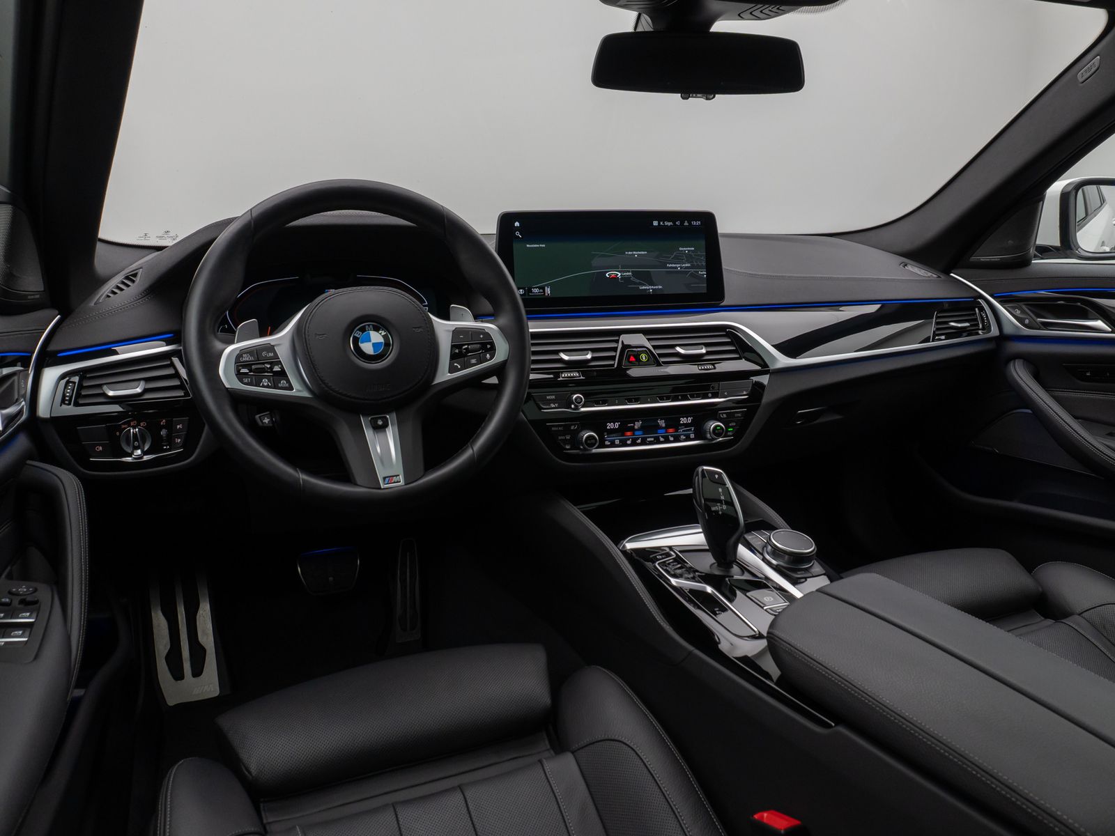 Fahrzeugabbildung BMW 540d xD M Sport Panoram Kamera Laser HUD H/K 19"