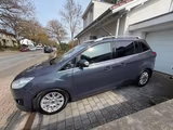 Ford Titanium*Schiebet.*7 Sitze*Klimaaut.*AHK*Benzin