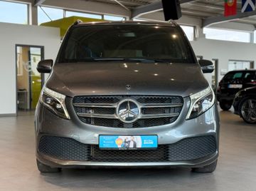 Mercedes V 220 - 10