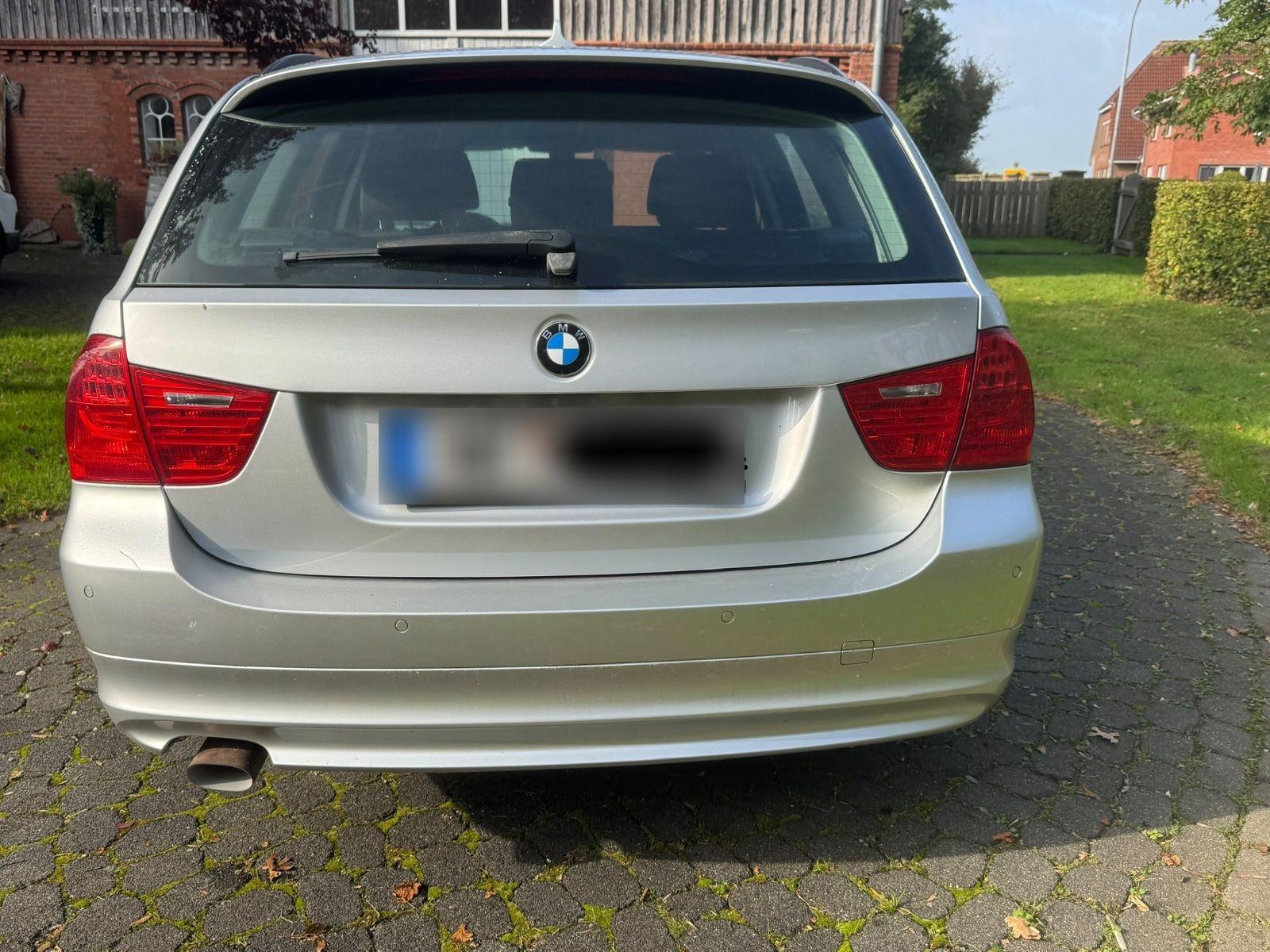 BMW 318 2010 — engine 143 HP (105kW)