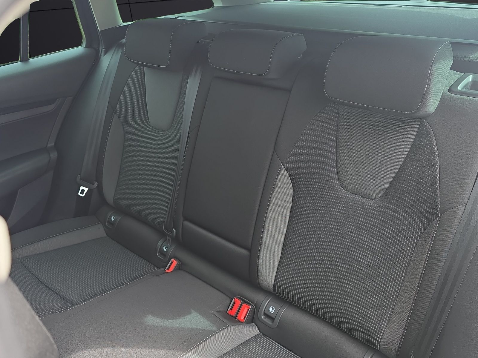 Fahrzeugabbildung SKODA Octavia Combi Ambition Matrix Navi AHK GRA SHZ