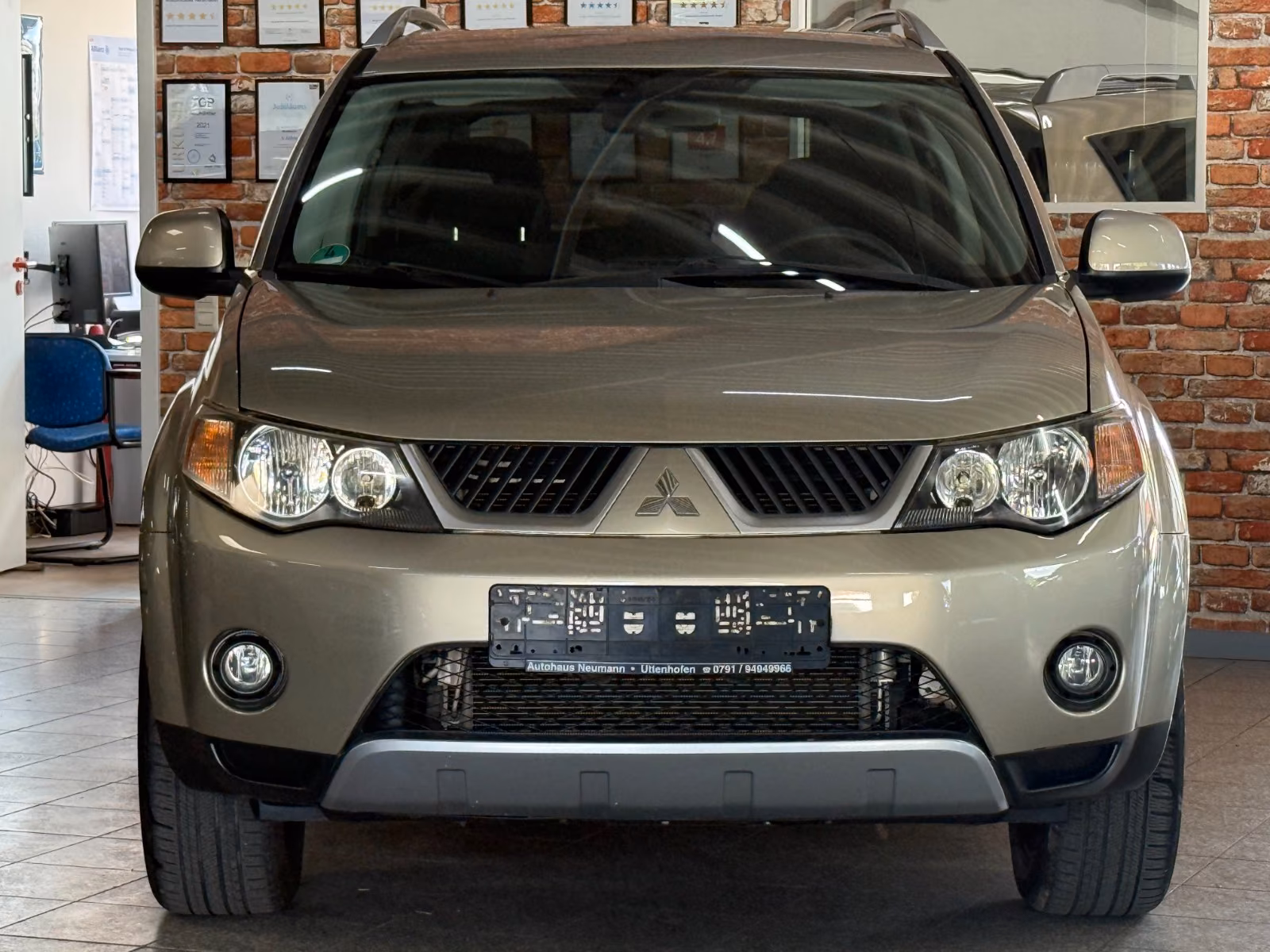 Mitsubishi Outlander 2.4-Allrad-Klima-7 Sitze-PDC-Tüv 07/28