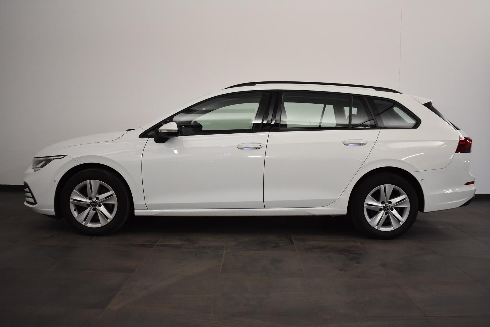 Volkswagen Golf VIII Variant Life/LED/NAVI/WINTERPAKET/RFK