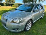 Toyota Avensis Kombi 2.0 D-4D Executive - ... - Toyota Avensis aus 2007: Kombi