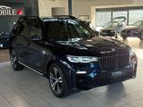 BMW X7 xDrive 40d M Sport Full Options - blaue BMW X7