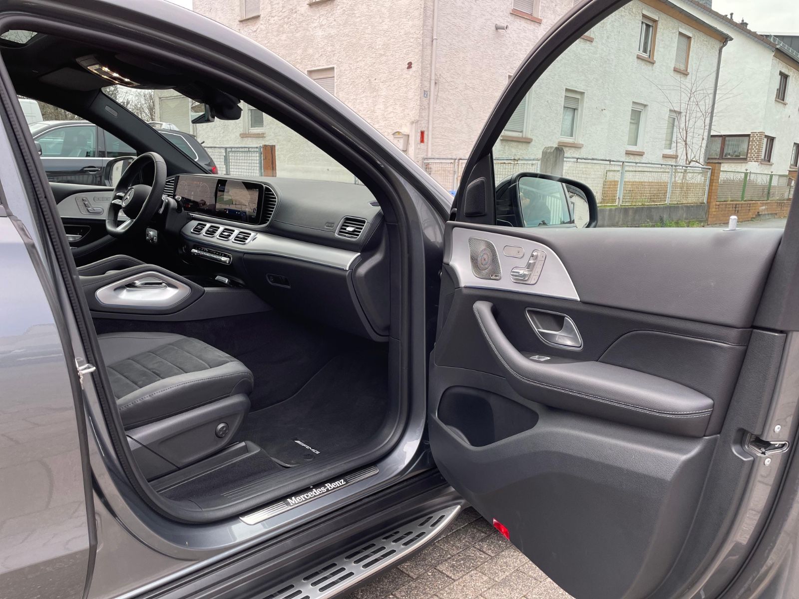 Fahrzeugabbildung Mercedes-Benz GLE 350 de Coupé Facelift |AMG|HUD|360°|22"|AHK