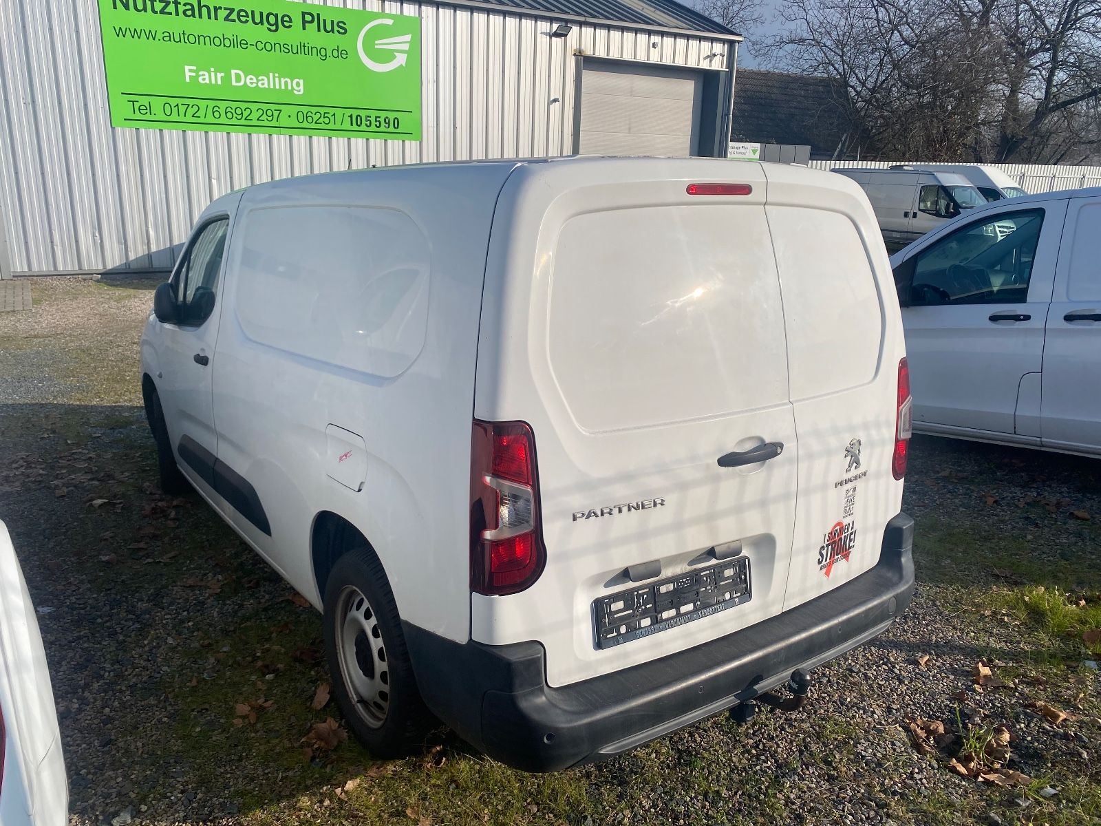 Fahrzeugabbildung Peugeot Partner Premium L2,SHZ,PDC,Regal,Fahrradhalter