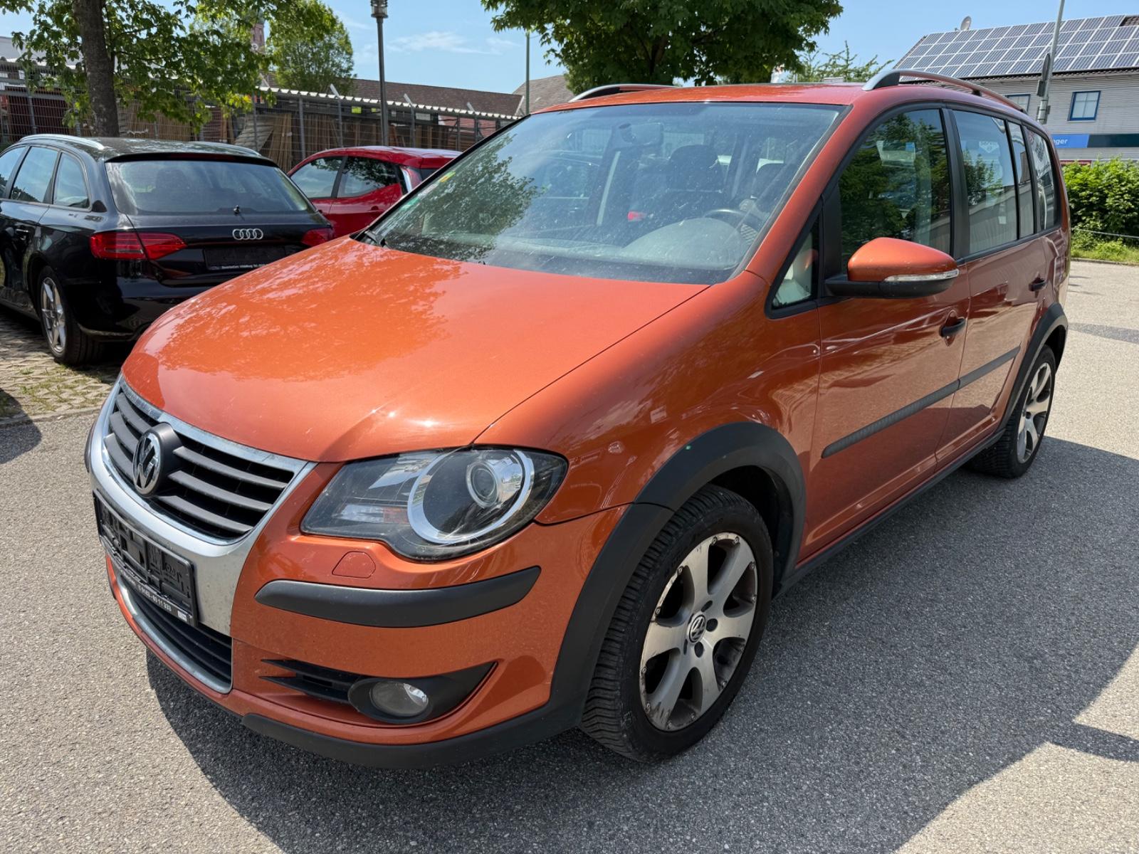 Volkswagen Touran Cross Touran, 1. Hand, HU 10/26