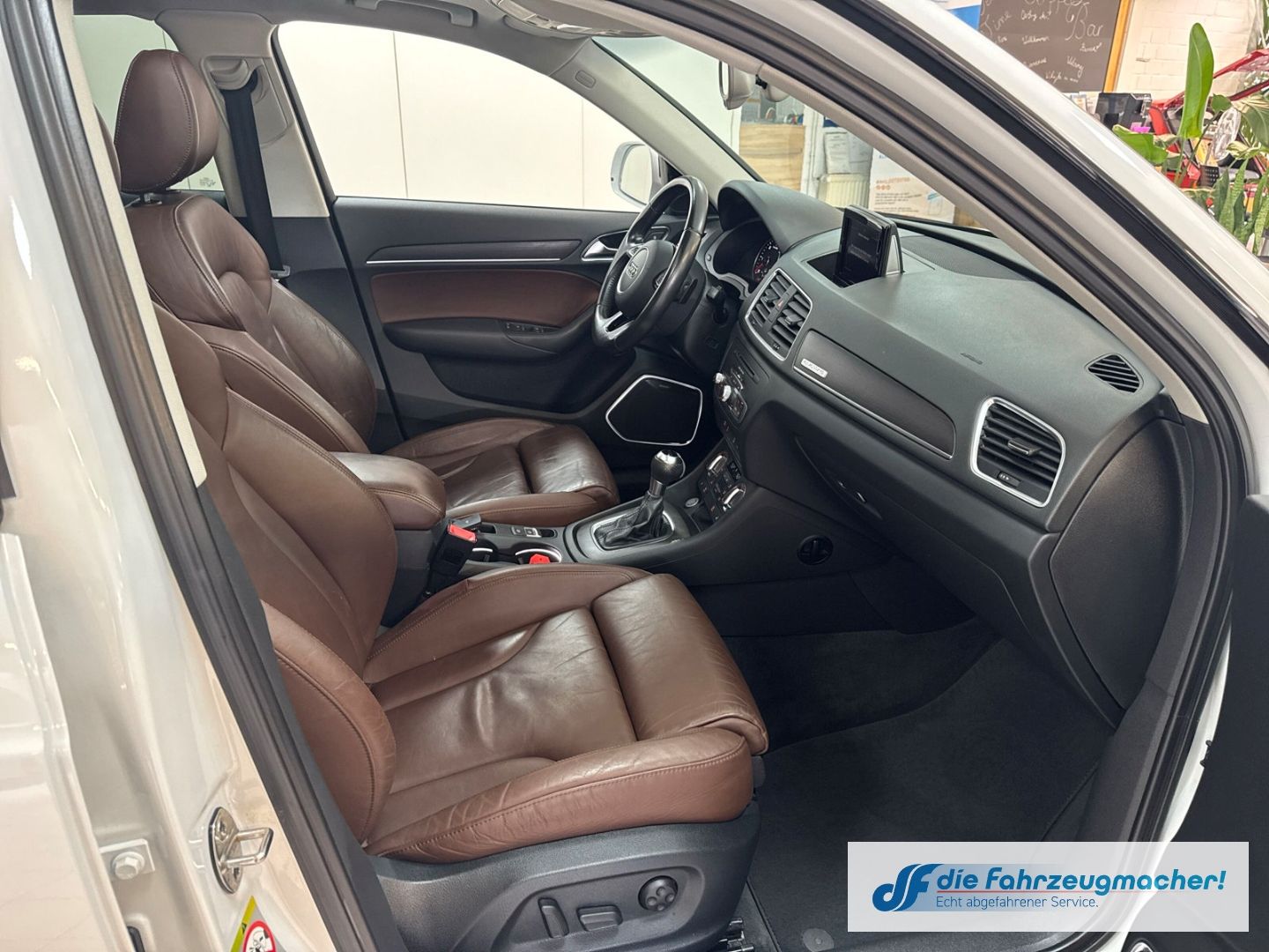 Fahrzeugabbildung Audi Q3 2.0 TDI quattro S line Sportpaket AD El. Pano