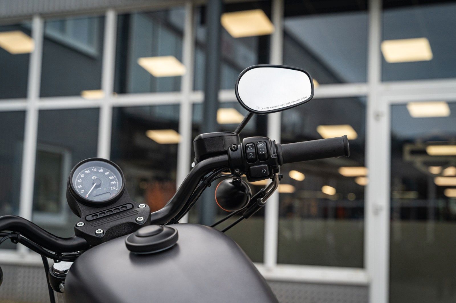 Fahrzeugabbildung Harley-Davidson XL883N - Iron