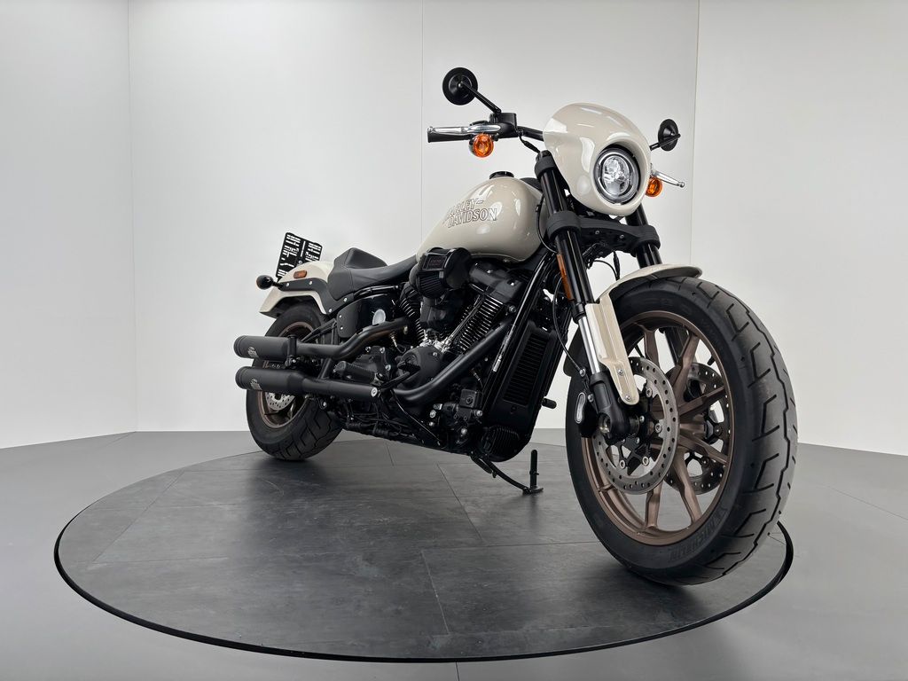 Fahrzeugabbildung Harley-Davidson LOW RIDER S FXLRS *NEUWERTIG *JEKILL&HYDE