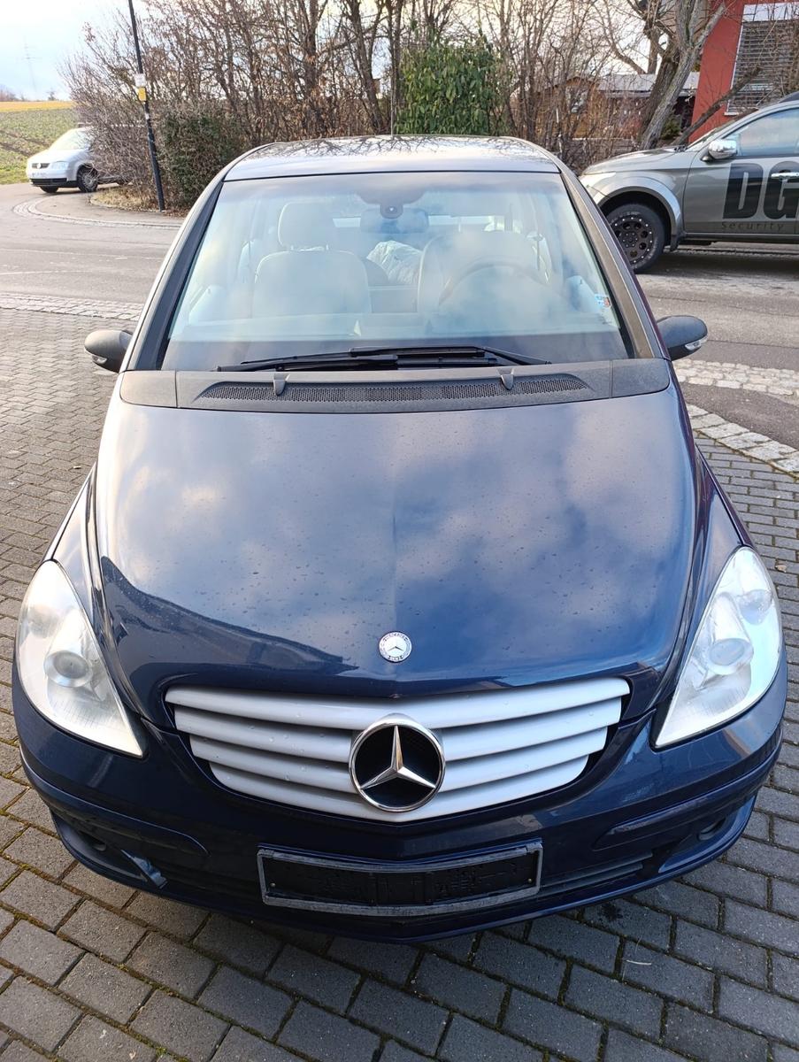 Mercedes-Benz B 180 TÜV NEU 8FACH BEREIFT ALU AHK