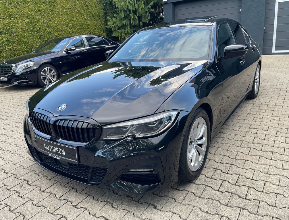 Image of BMW 330