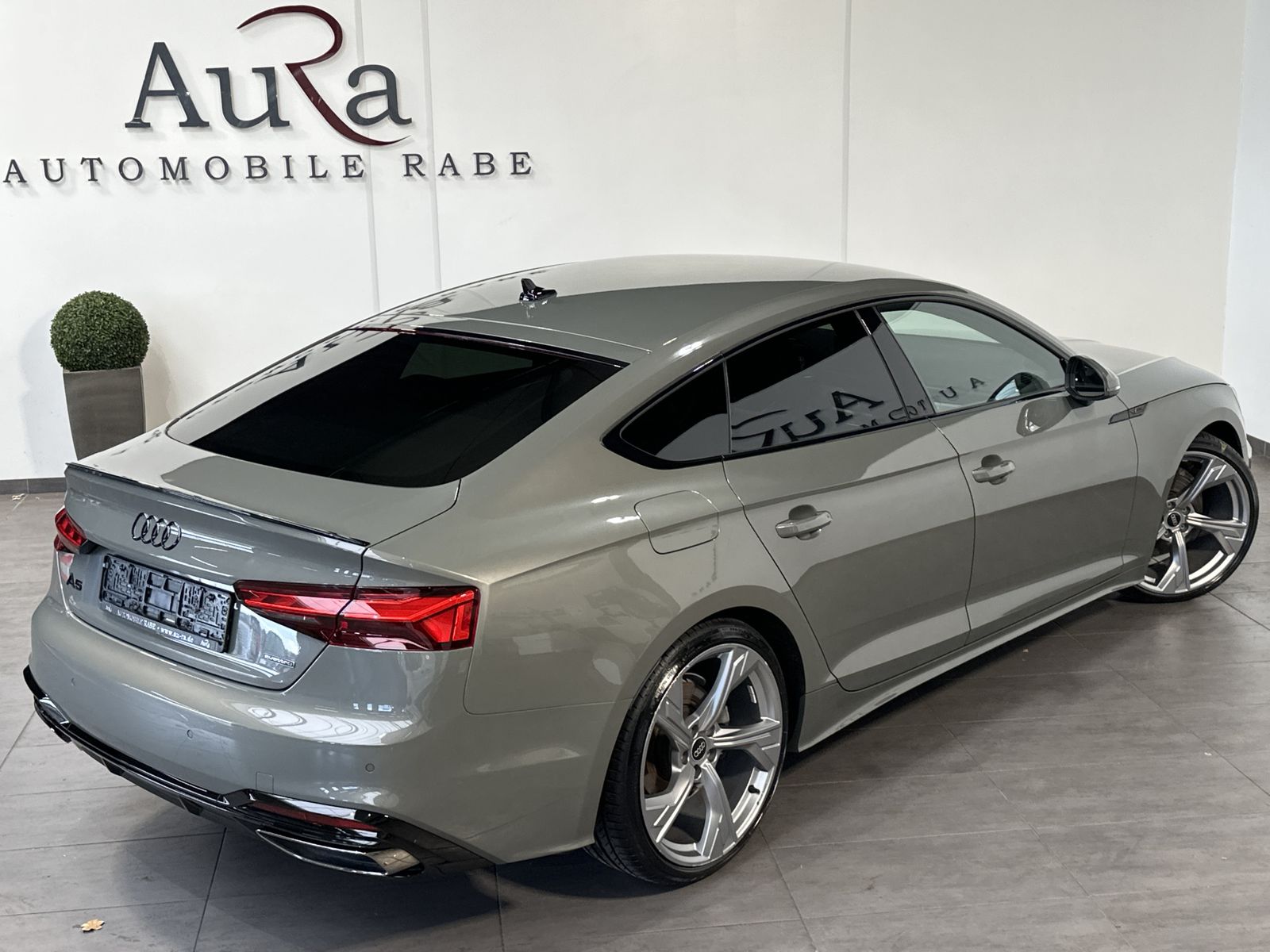 Fahrzeugabbildung Audi A5 SpB 40 TDI Qu S-Line NAV+LED+AHK+20ZO+1HD+SHZ