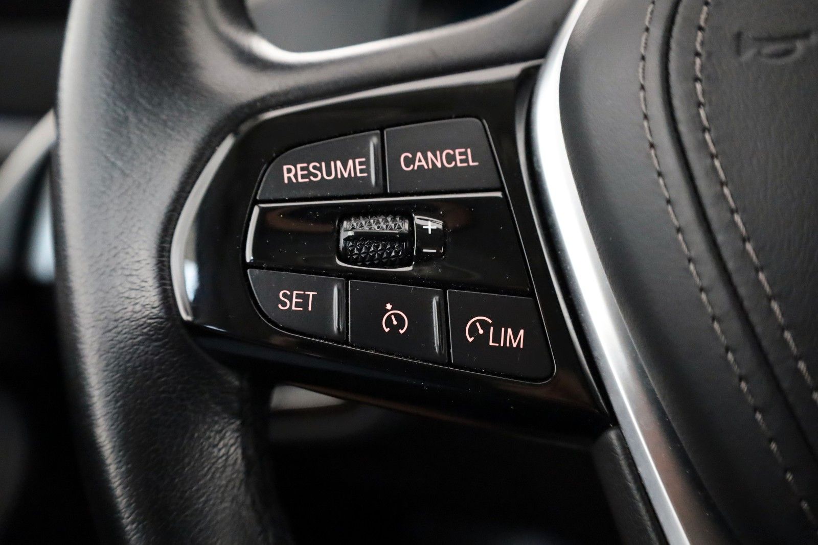 Fahrzeugabbildung BMW 530 e, Leder,Navi,LED,SH,Kamera,Carplay