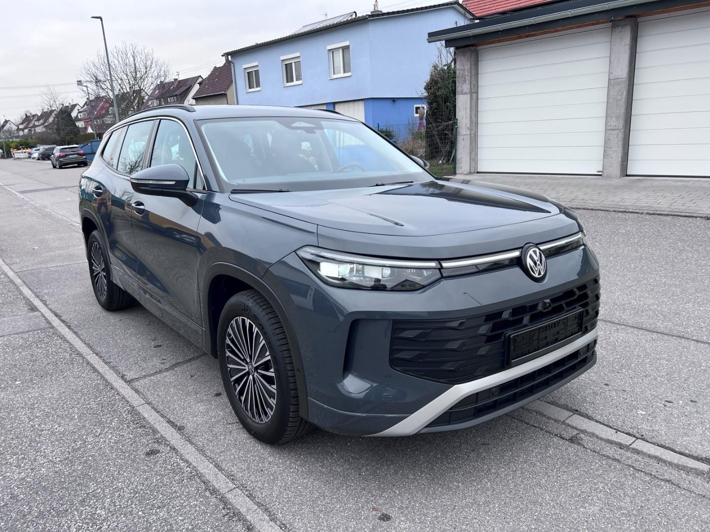 Volkswagen Tayron 1.5eTSI DSG Life 7SP IQ AHK ACC MATRIX 36