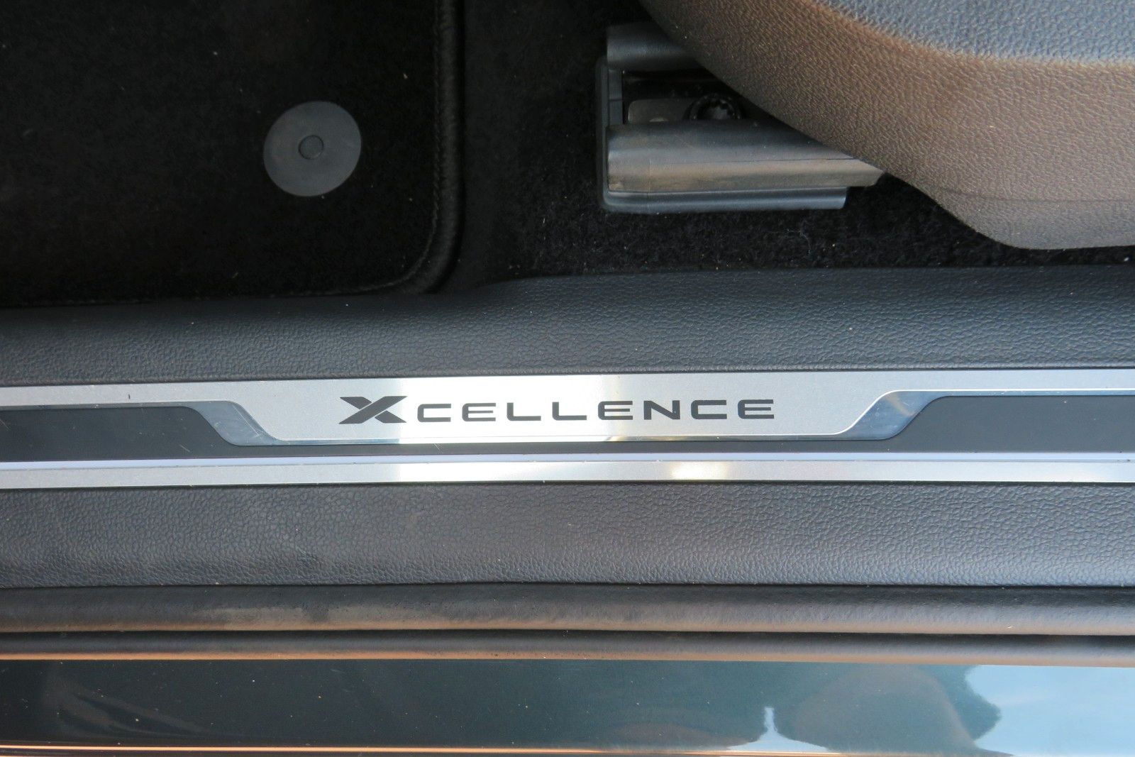 Fahrzeugabbildung SEAT Tarraco Xcellence PANO 7S ACC NAVI LEDER  LED