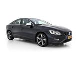 Volvo S60 1.6 T3 R-Design Summum Aut. *LEATHER-MICROFI - Volvo S60 Summum mit Benzin-Antrieb