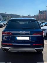 Audi SQ7 TDI Perfekter Pflegezustand - blaue Audi SQ7