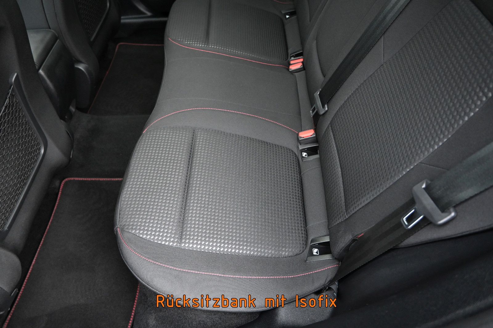 Fahrzeugabbildung Ford Focus 1.5D ST-Line X °ACC°B&O°HUD°PANO°STANDHEIZ