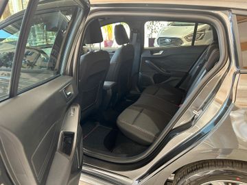 Ford Focus Turnier ST-Line  1,0l Gar.bis 012029!*