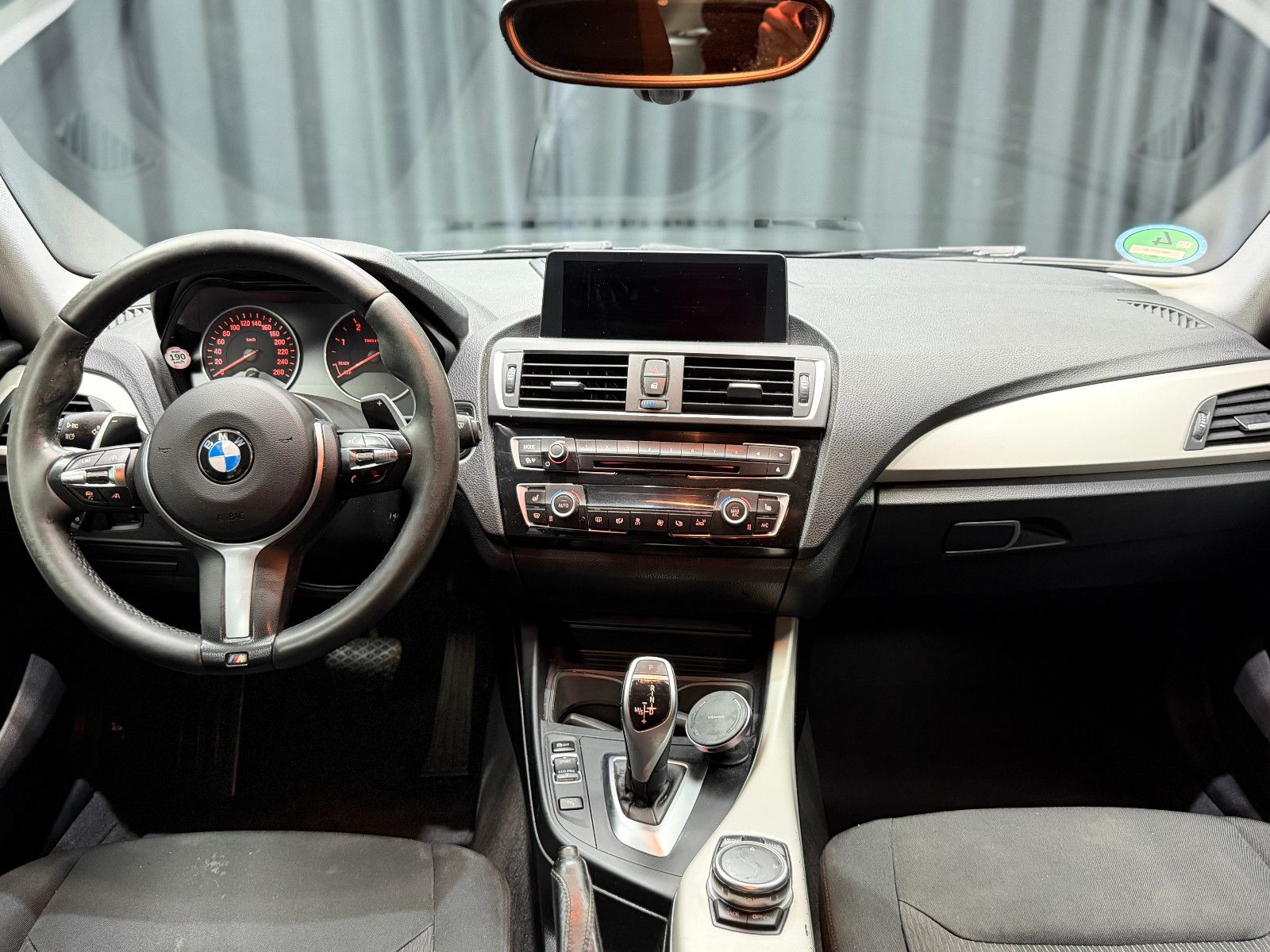 Fahrzeugabbildung BMW 120d xDrive Advantage|AUTOMATIK|HIFI|PDC|PANO|NA