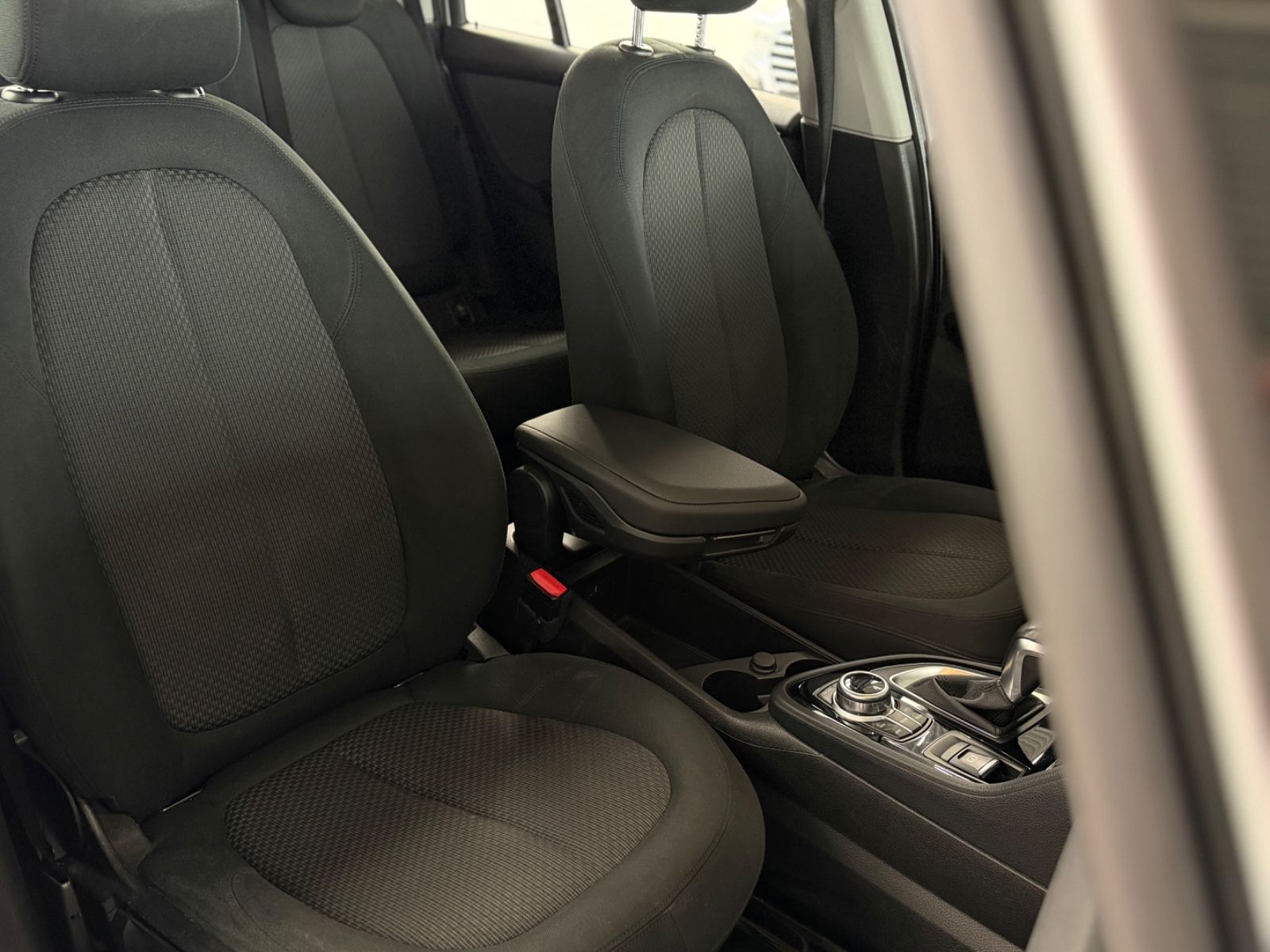 Fahrzeugabbildung BMW 2er Gran Tourer 220d Advantage Business LED