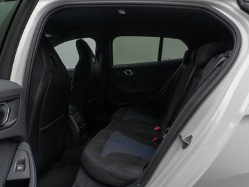 Fahrzeugabbildung BMW 120i M Sport Pro Kamera DAB HiFi AHK Lenkrhz 19"