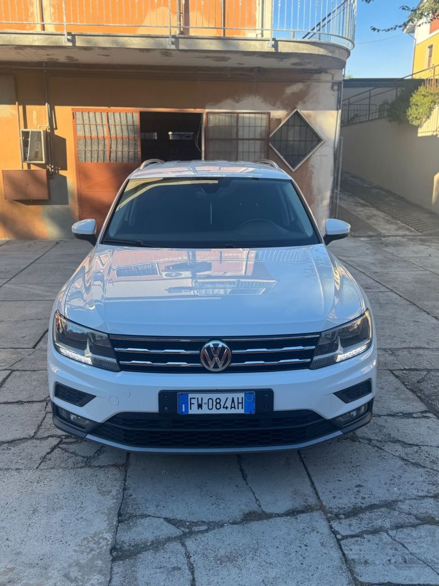Volkswagen Tiguan Allspace 2.0 TDI 7 POSTI imagem 2