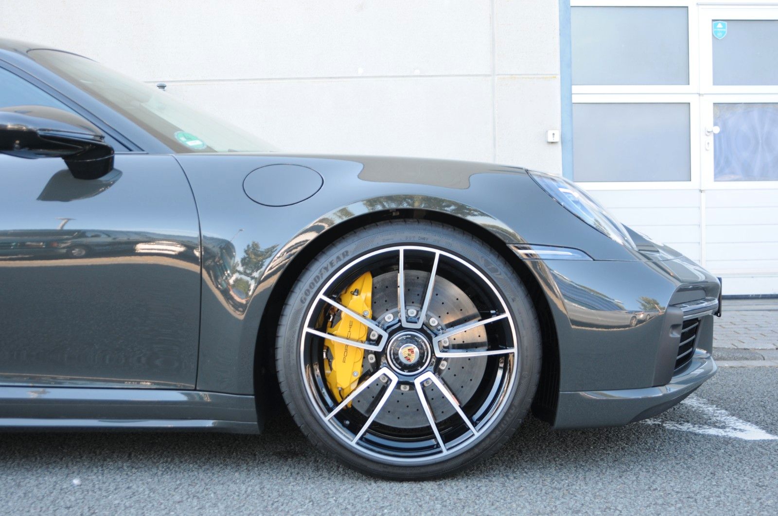 PORSCHE 992 Turbo S Coupé / PTS / PPF / Neuwertig