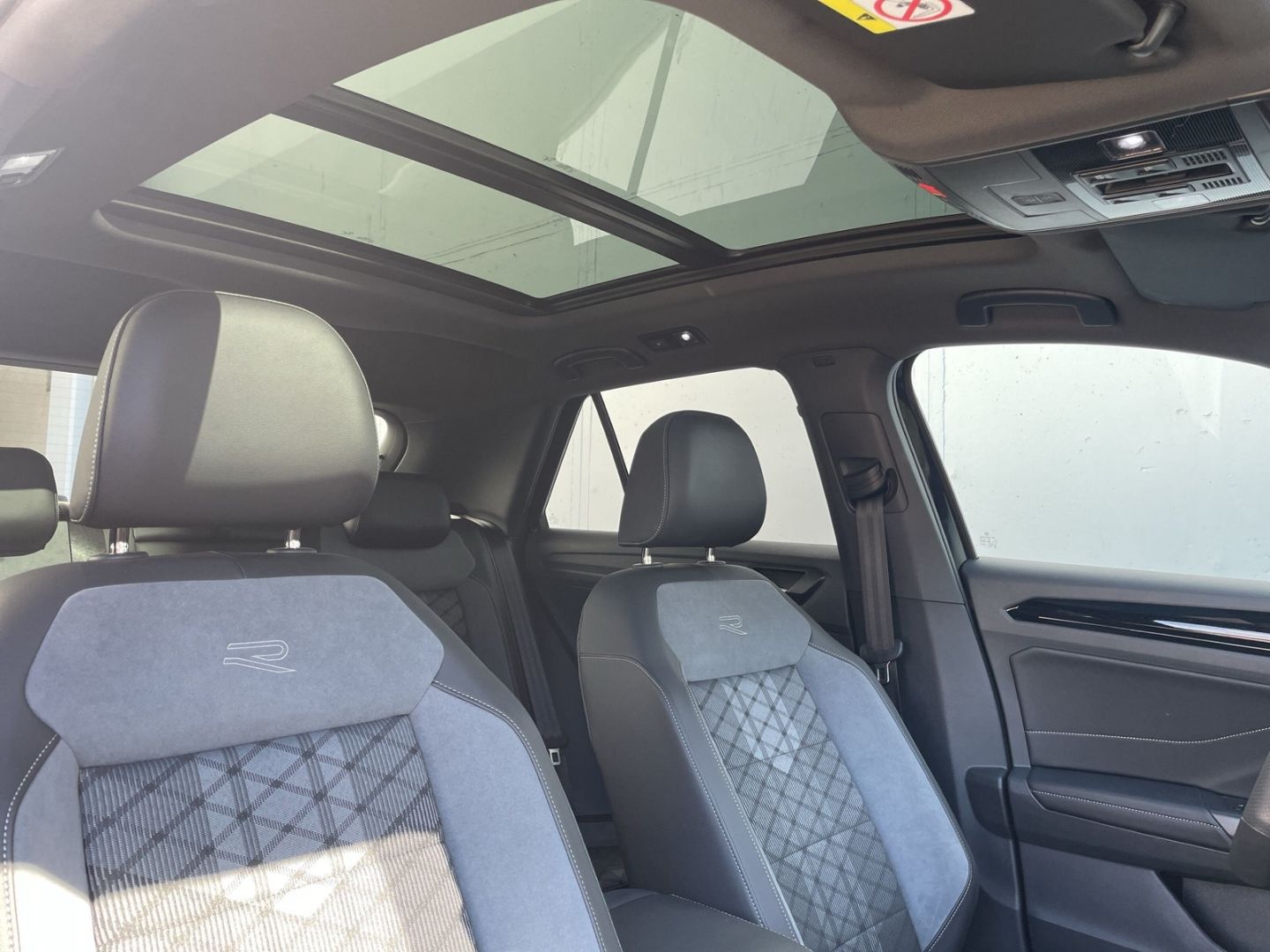 T-Roc 1.5 TSI DSG R-Line Pano/Kamera/IQ.LIGHT/AC