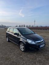 Opel Zafira 1.8 Family Family - Opel Zafira Gebrauchtwagen in München
