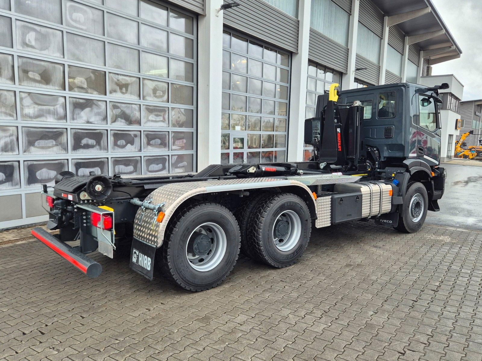Fahrzeugabbildung Iveco AD300X54Z/P HR 6x4 Abrollkipper