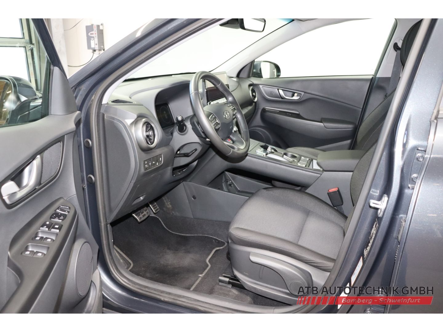 Fahrzeugabbildung Hyundai KONA Elektro Trend 39,2 kWh 2WD AHK-abnehmbar Na