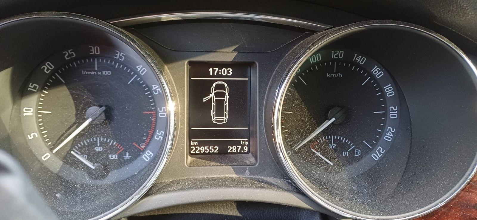 Skoda Superb 2013 — photo 8