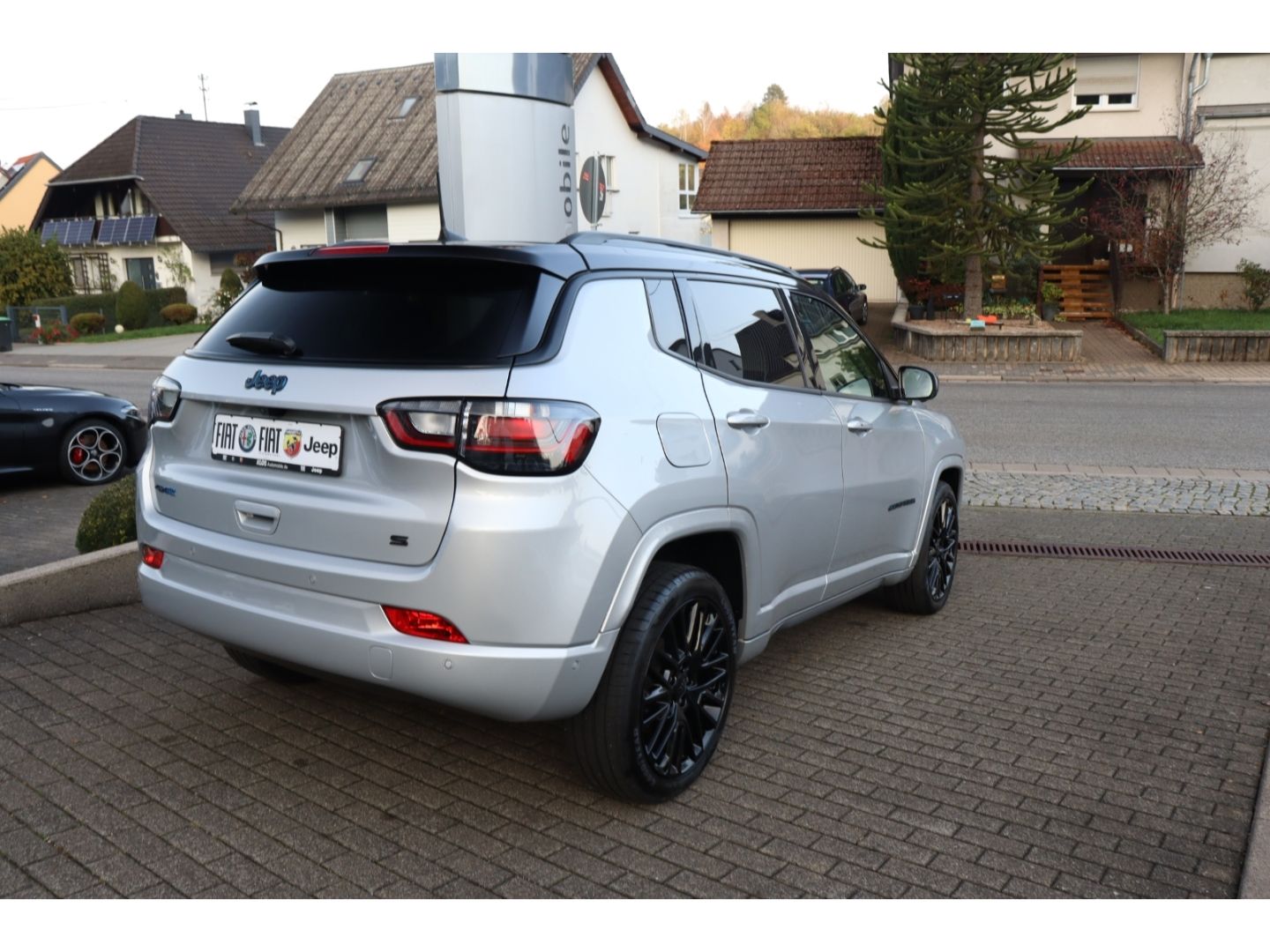 Jeep Compass S 1.3 PHEV 4Xe PANO NAVI LEDER TECHNO WI imagem 3