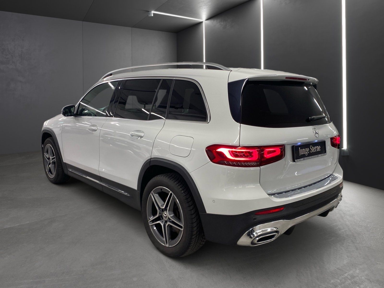 Fahrzeugabbildung Mercedes-Benz GLB 250 4M AMG*AHK*MultiBeam*Kamera*Easy-Pack*
