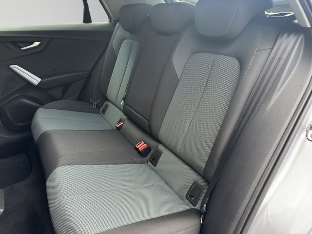 Q2 35 1.5 TFSI design S-tronic PDC SHZ NAVI LED
