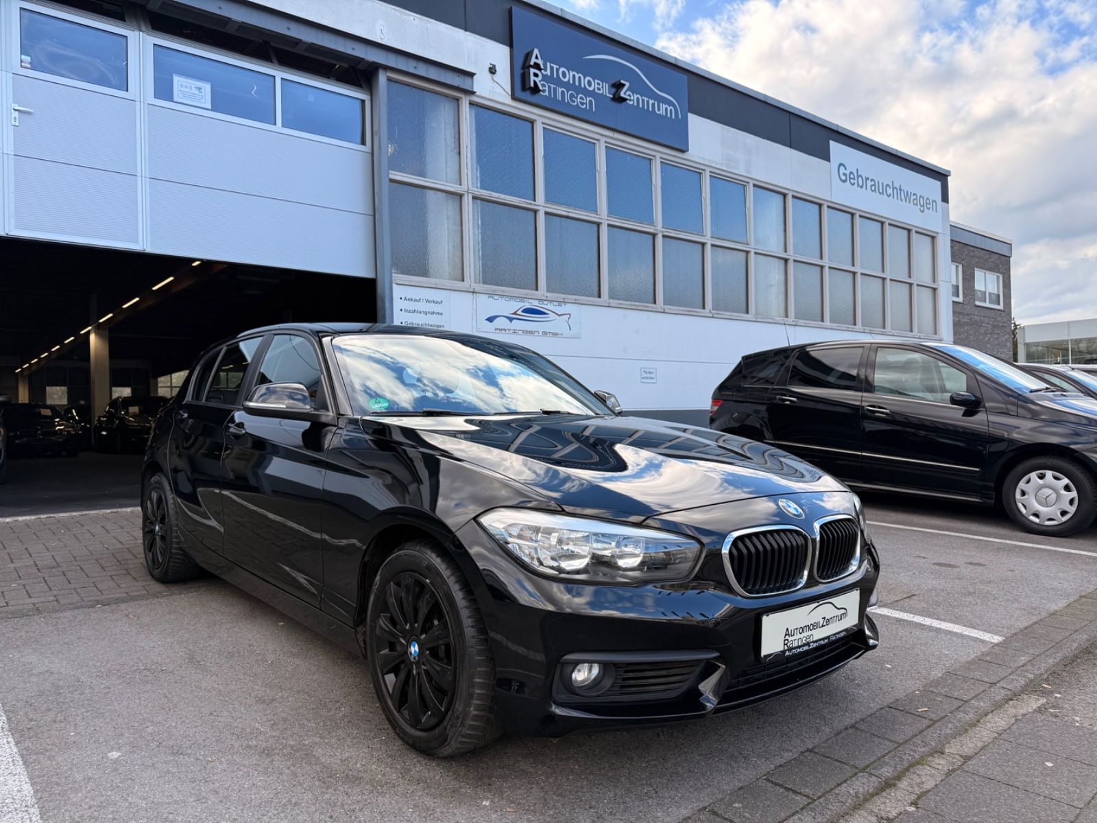 BMW 118 i Lim. Automatik*NAVI*SHZ*PDC*MFL*TOP