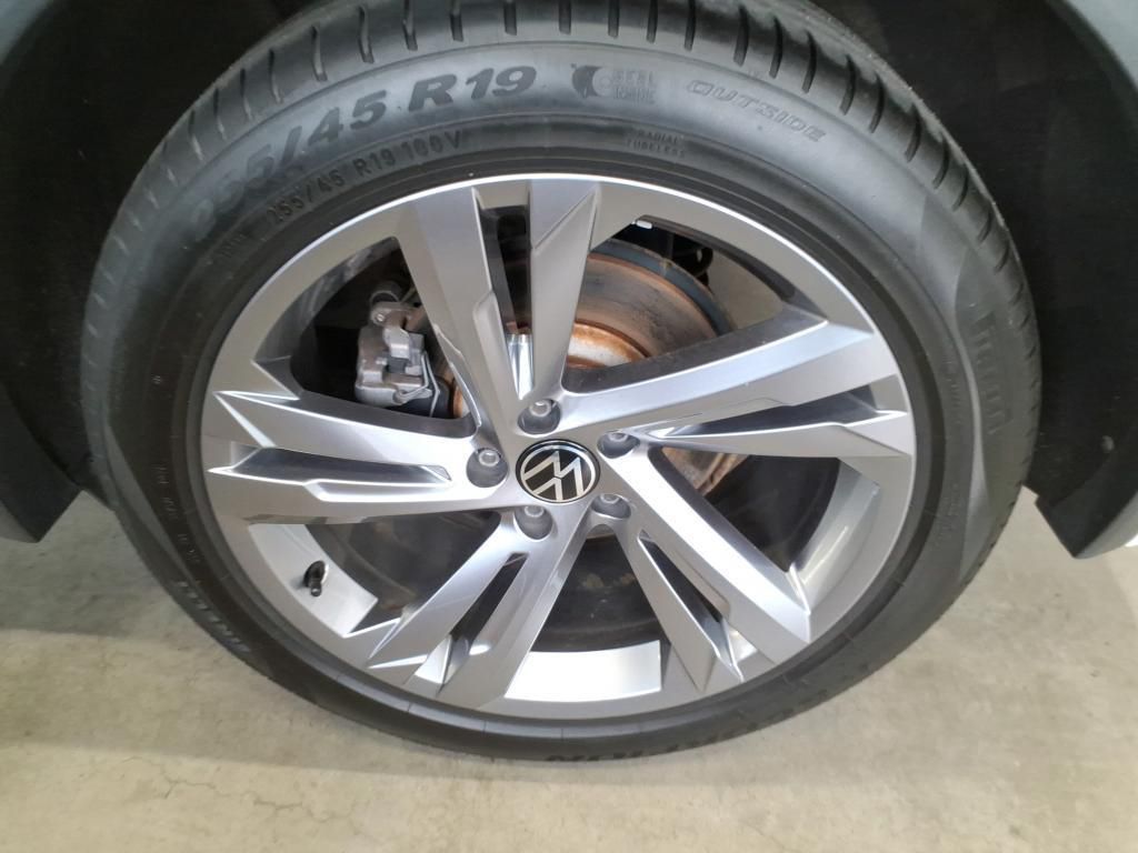 Volkswagen Tiguan R-Line 1.5 TSI 110kW 7-Gang DSG 4 Türen