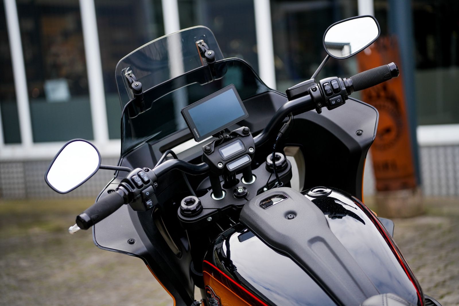 Fahrzeugabbildung Harley-Davidson FXLRST Low Rider ST 117 - HeinzBikes Clubstyle