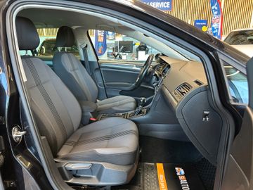 Volkswagen Golf VII Lim. Allstar BMT *Navi*