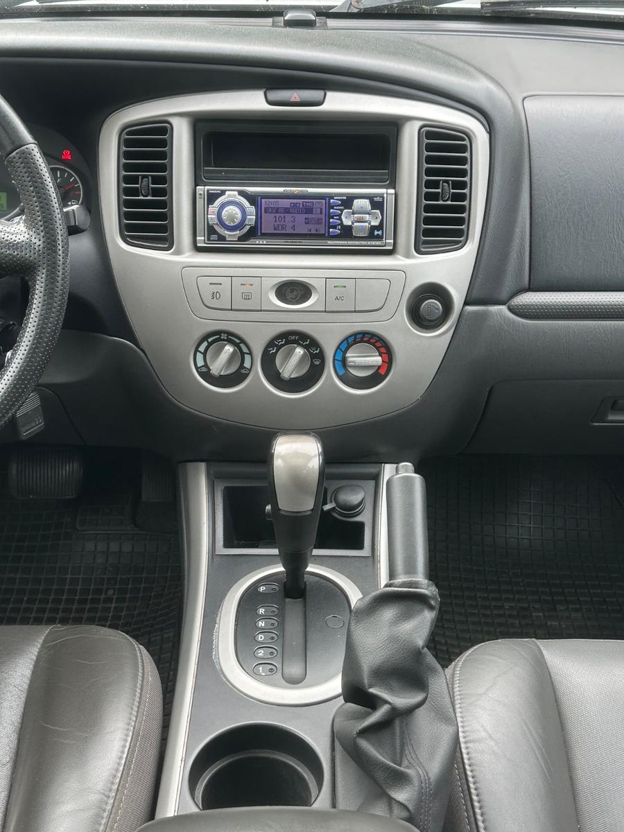 Mazda Tribute 2005 — photo 11