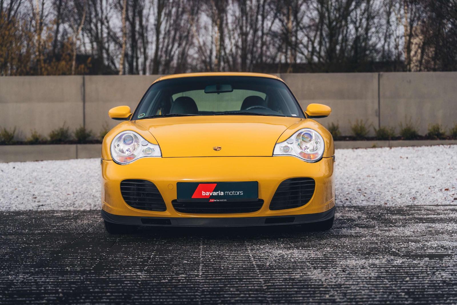 Porsche 996 Turbo / Speed Yellow / Manual