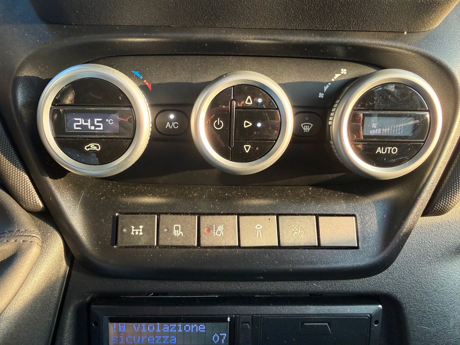 Fahrzeugabbildung Iveco Daily 60C18 H 3-S.-Kipper *R3.450mm*2xAHK*